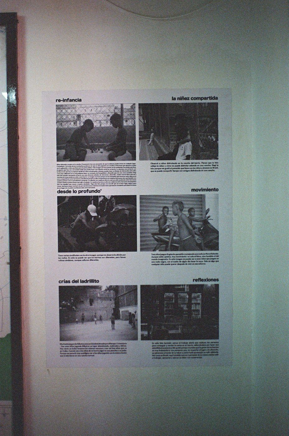 l'accrochage · le mur clair