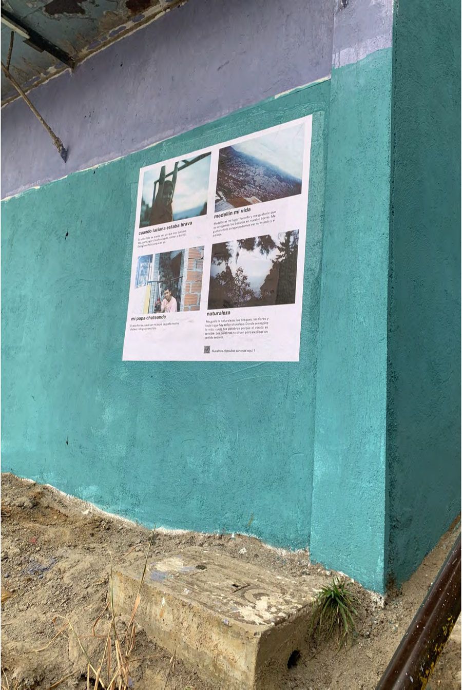 l'accrochage · le mur turquoise
