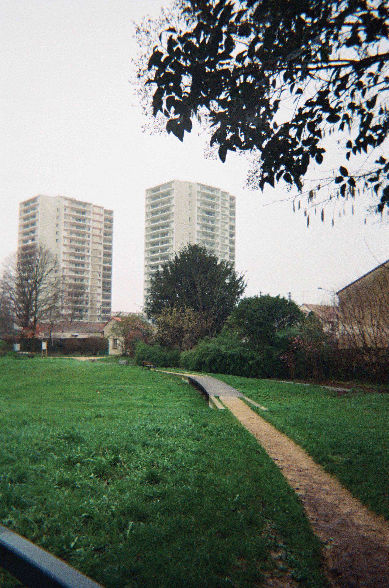 Chemin · « planète courtille », Saint-Denis, 2022