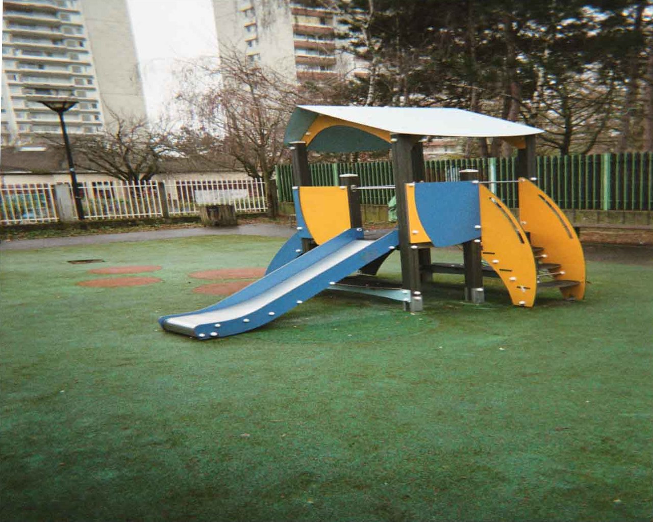 La tour jaune des enfants · « planète courtille », Saint-Denis, 2022