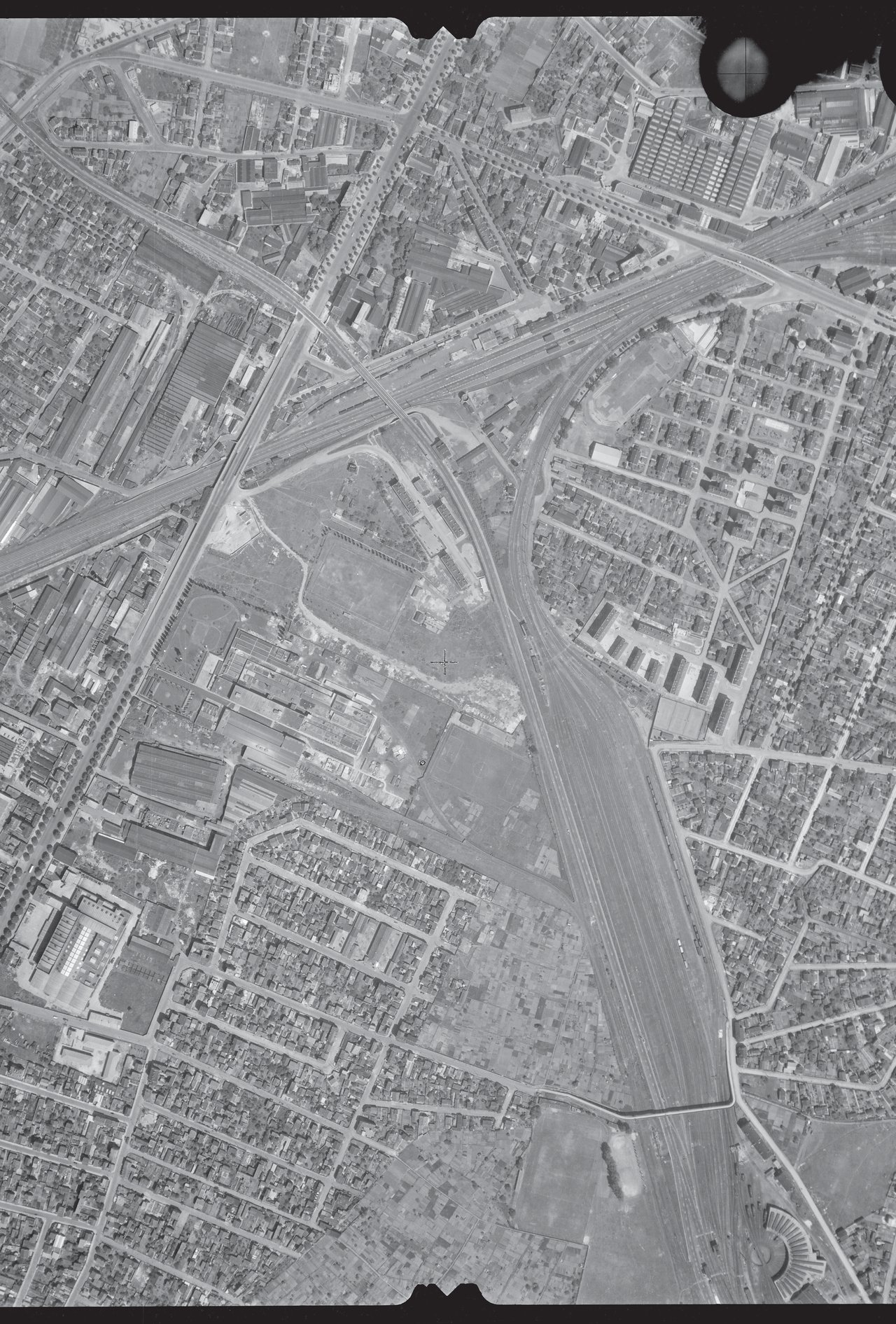 archive · « trains de vie », Drancy, 2026