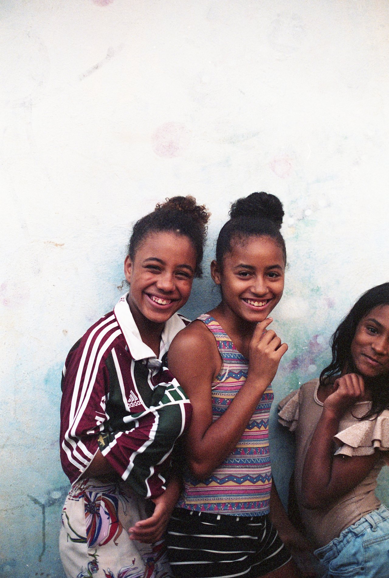 niñas de mi barrio · « favela ocho », Rio de Janeiro, 2026