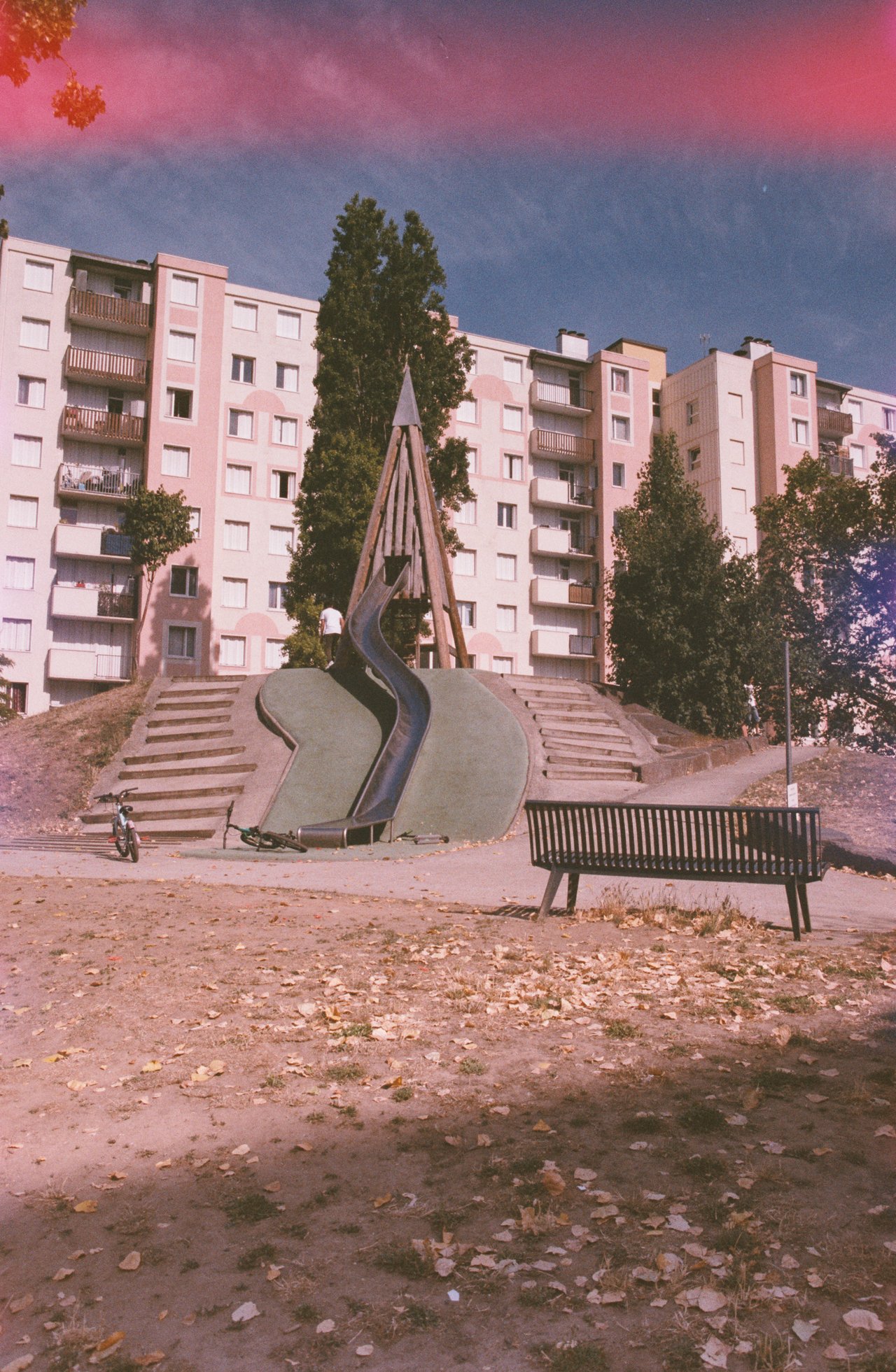 Le grand toboggan · « le petit nanterre avant/maintenant », Nanterre, 2022