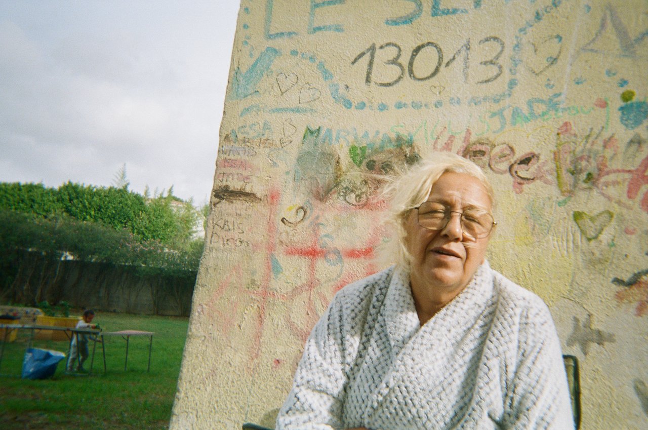 kheira, une grand-mère en or · « la galerie des ruches », Marseille, 2023